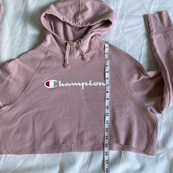 1454- Champion cropped long sleeve hoodie- pink- large - Picture 4 of 6
